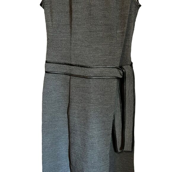 Elegant Sleeveless Gray Dress - Picture 9 of 14